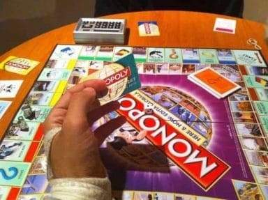 Monopoly cu carduri! - Refu.ro