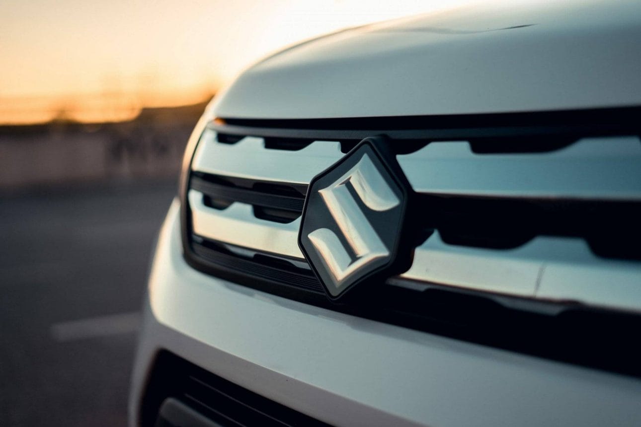 Tu cum ai grijă de mașina ta? Pieseautocaroserie.ro este importator piese Suzuki - Refu.ro Tu cum ai grijă de mașina ta? Pieseautocaroserie.ro este importator piese Suzuki - Refu.ro